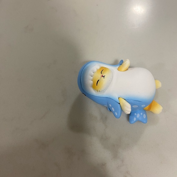 EUC Mofusand Shark Cat Figurine - Whale Shark - Picture 2 of 5